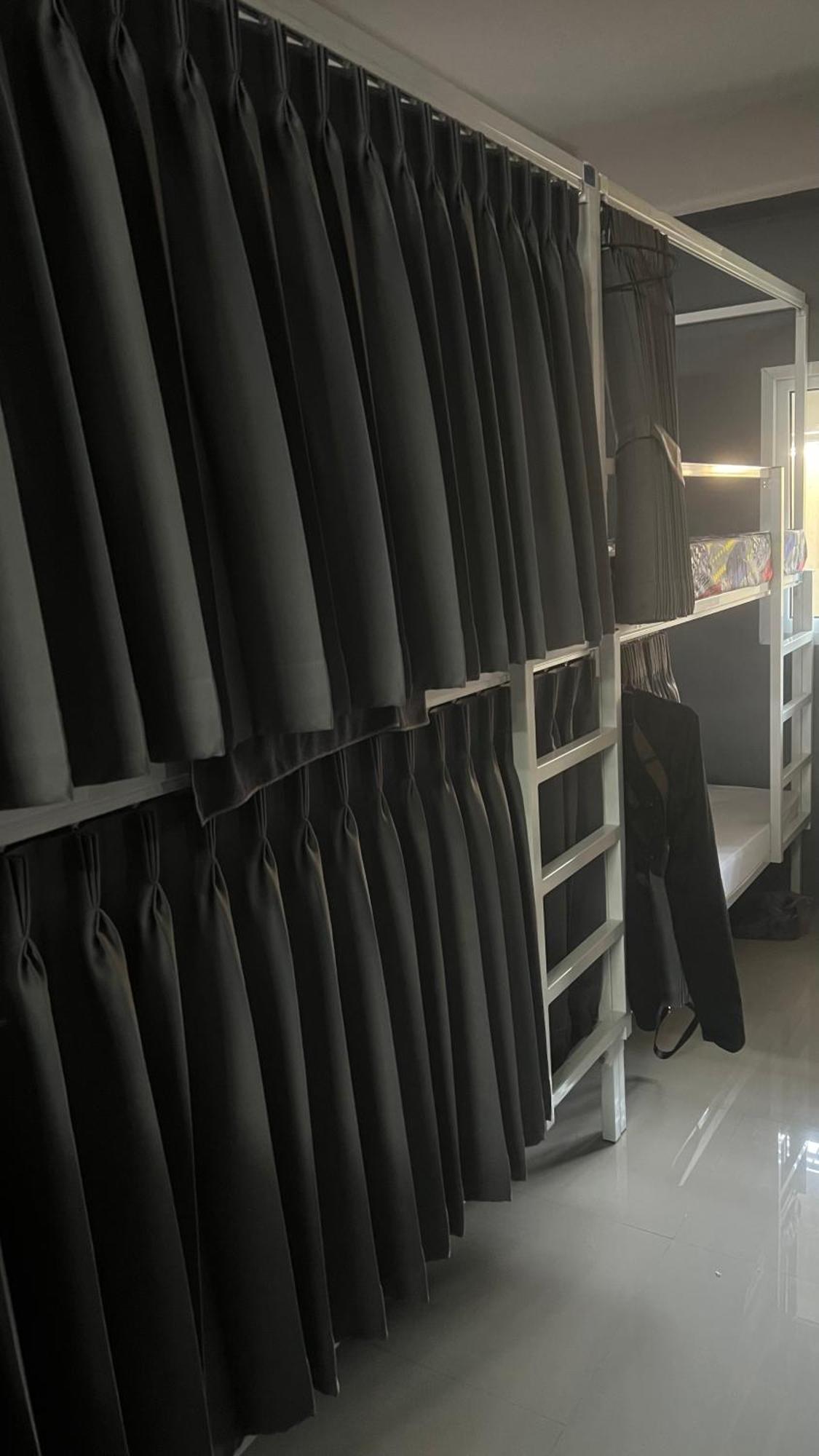 W District Hostel Bangkok Kültér fotó