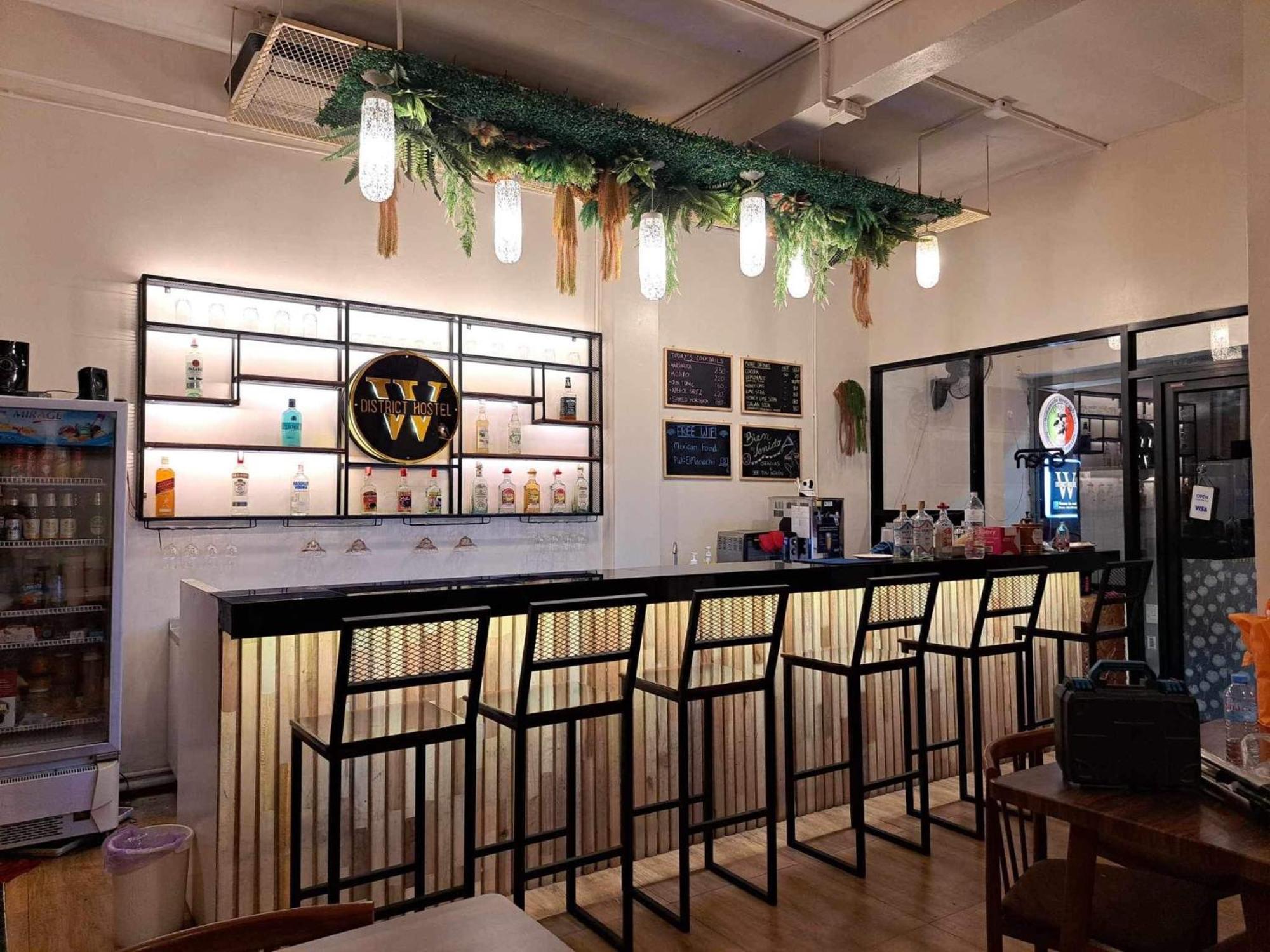 W District Hostel Bangkok Kültér fotó
