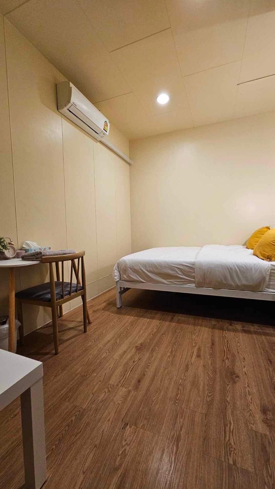W District Hostel Bangkok Kültér fotó